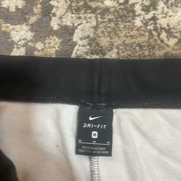 Nike Dri-Fit Get Fit Women's 7/8 Camo Training Pants - Picture 9 of 9